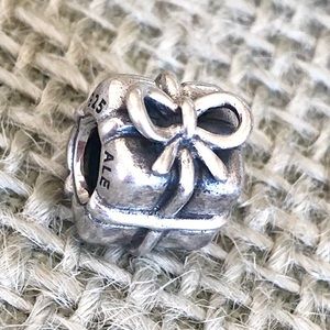 PANDORA Sterling Silver Gift 🎁 Present Bead Charm